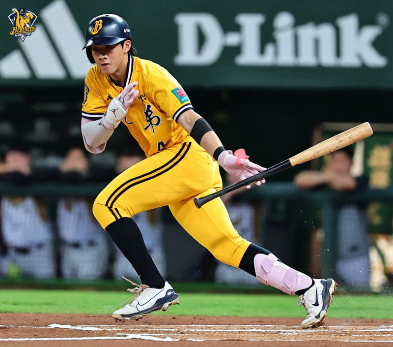 中信兄弟大幅領先台鋼，楊勇緯亞運柔道無緣獎牌，台南查賄兩里長交保
