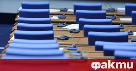 Депутатите определят датата на президентските избори и гласуват летните си ваканции