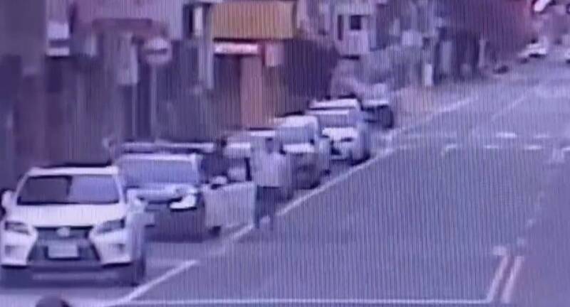 高雄男子誤闖警車遭員警斥責，友人偷錄惡搞遭追查