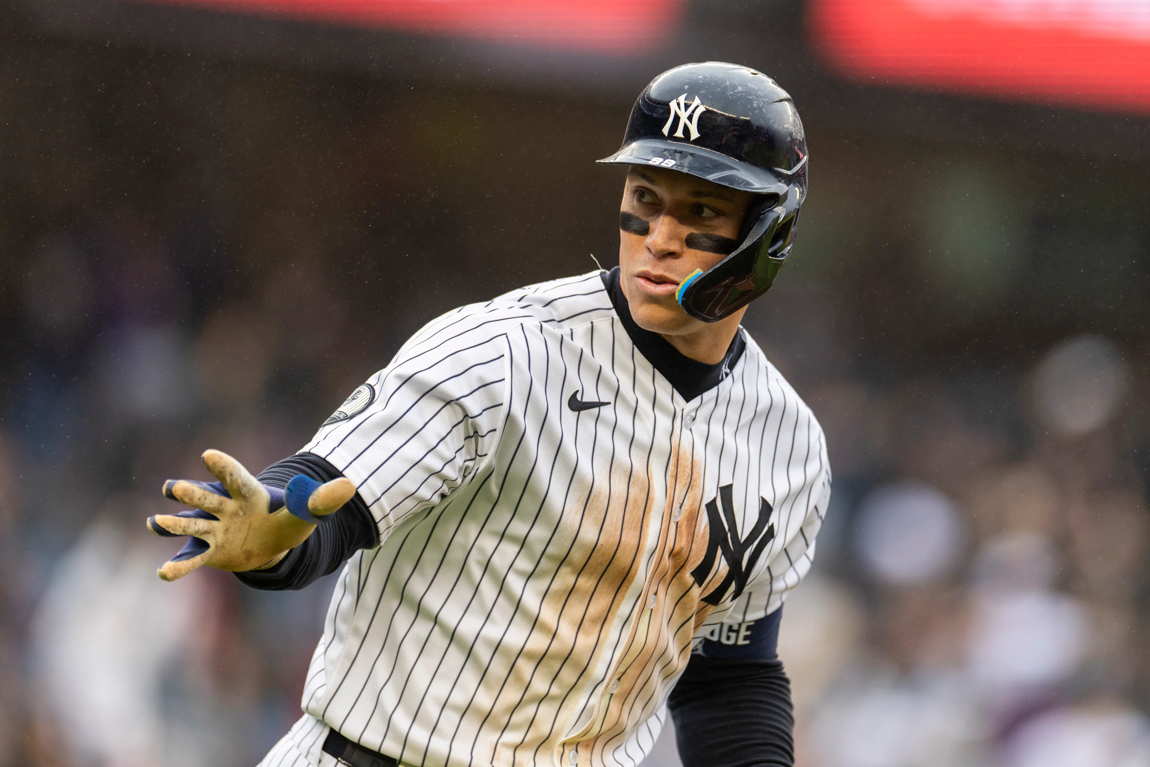 Aaron Judge Diagnosed with Stress Fracture of First Rib, Yankees Announce