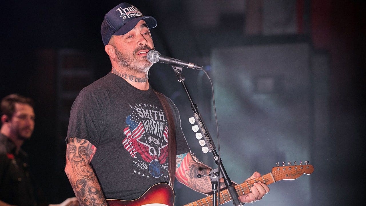 Aaron Lewis Claims Music Industry Ostracized Him Over Politics
