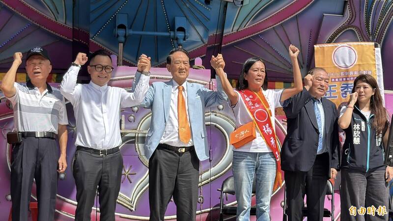 宋楚瑜基隆助選團結，謝國樑未與其同框；南瀛民俗藝術節亮點登場，台南鐵路地下化首日通車，嘉義婦女協會理事長交接