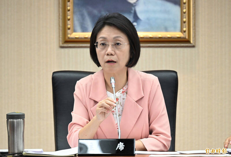 行政院不副署兒少成長帳戶條例 立法院長與行政院長互批