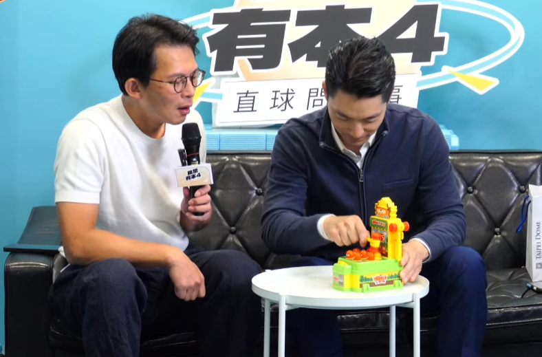 蔣萬安與黃國昌直播互動，與松山機場遷移案及賴惠員道歉事件並行