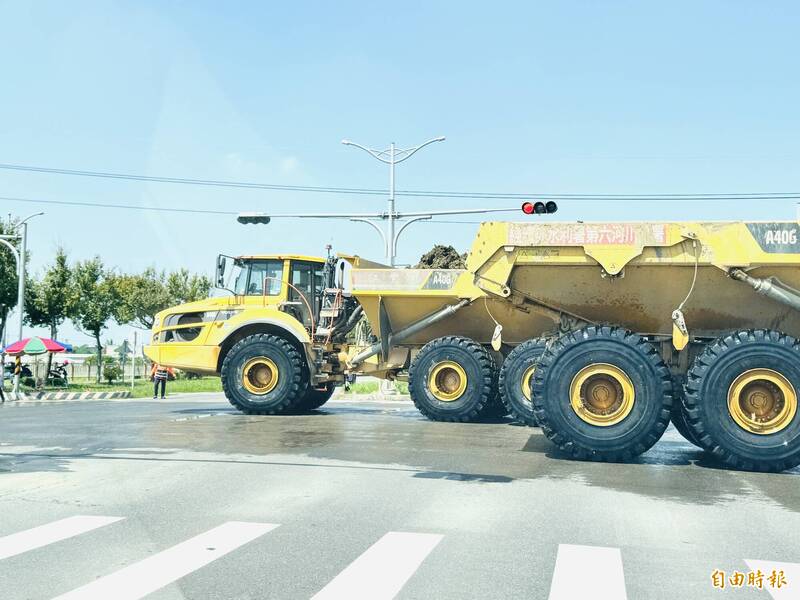 嘉科二期動工與台南火災、泳渡嘉明湖爭議