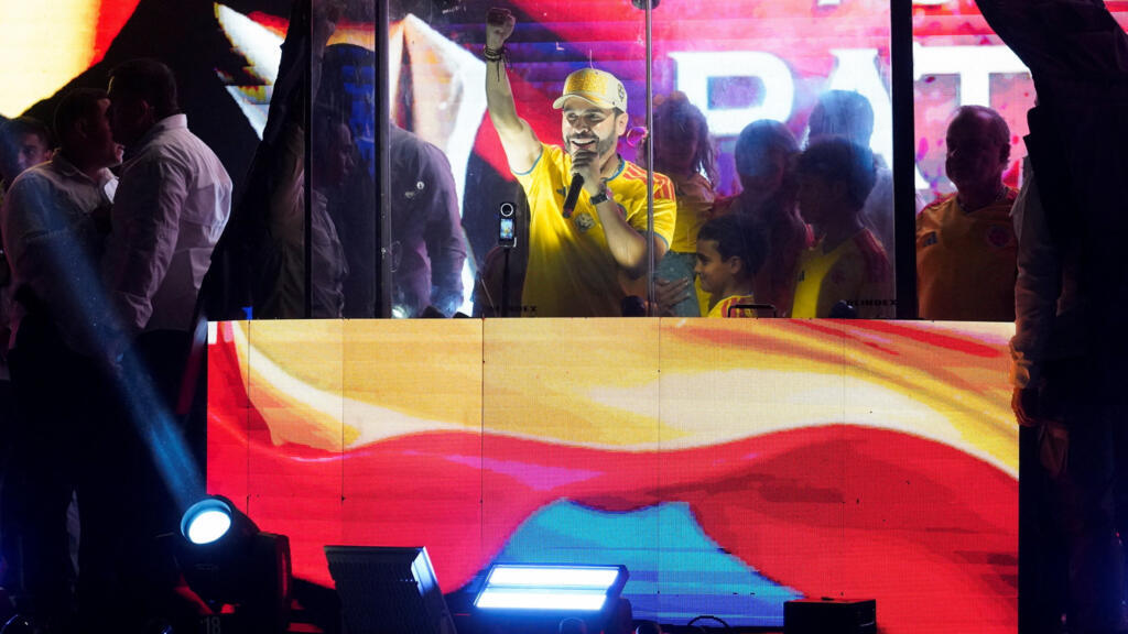 Abelardo de la Espriella lidera la primera vuelta de las elecciones presidenciales de Colombia