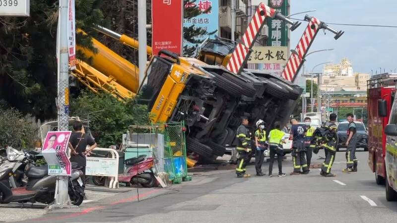 彰化吊車翻覆救援完成、淡水藥師遭押及桃園就博會等新聞
