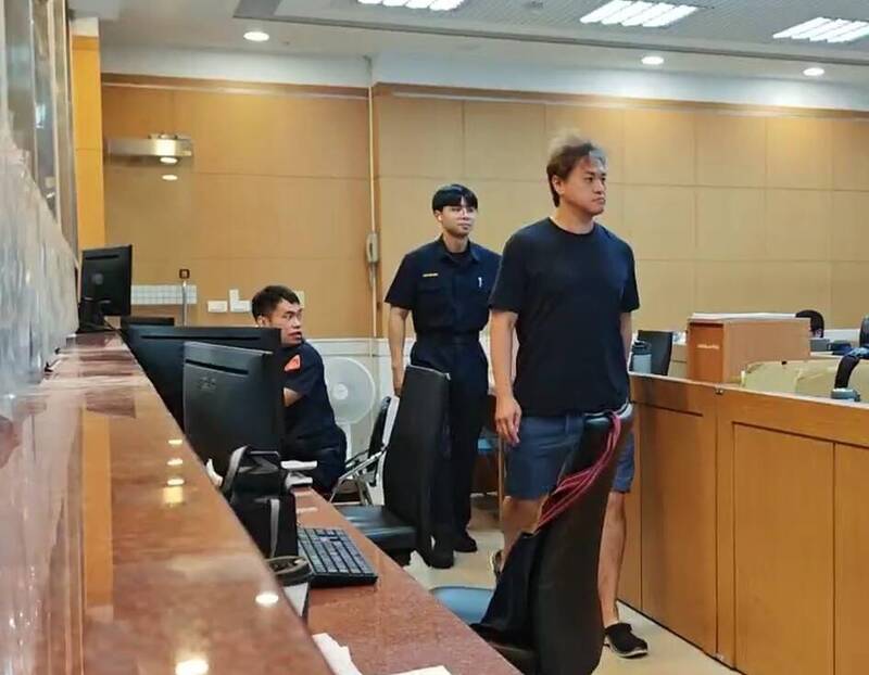 國民黨立委陳雪生涉貪案，外甥返國應訊交保