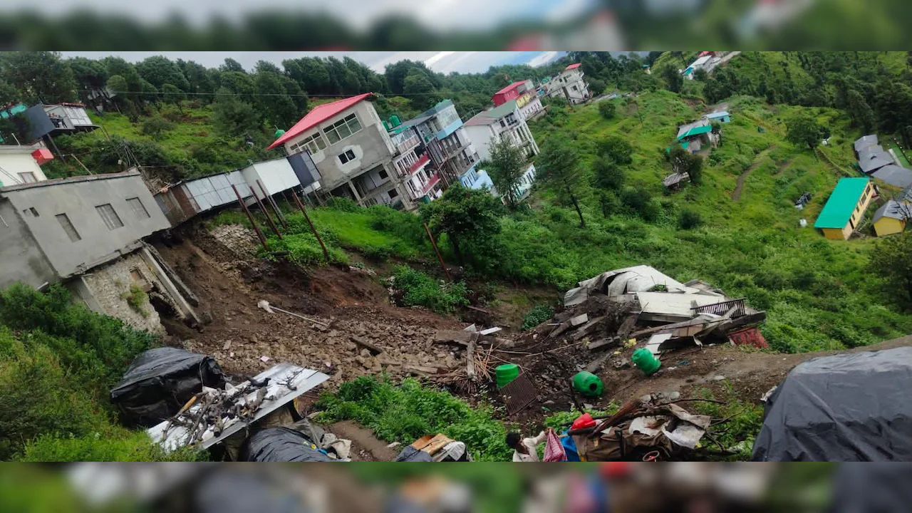 उत्तराखंड में भारी बारिश: मकान ढहने की घटना और ऑरेंज अलर्ट जारी
