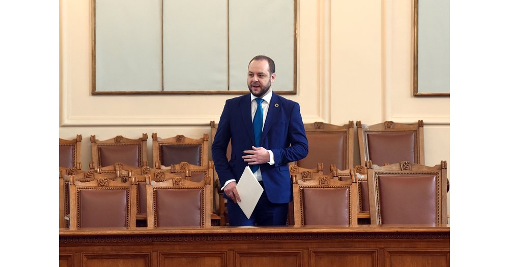 Бившият екоминистър Сандов обвинен за превишаване на правомощия при споразумение с НАКЗТ