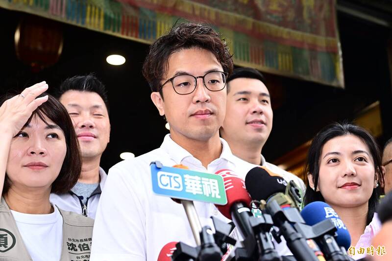 蔣萬安與沈伯洋辯論案引發媒體關注，謝龍介呼籲理性競爭