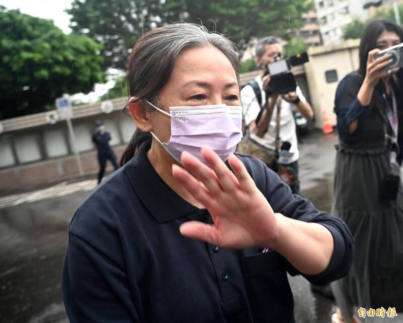 中配徐春鶯移台生活曝光，一審判刑七年；鄭州大學醫院原官員受查