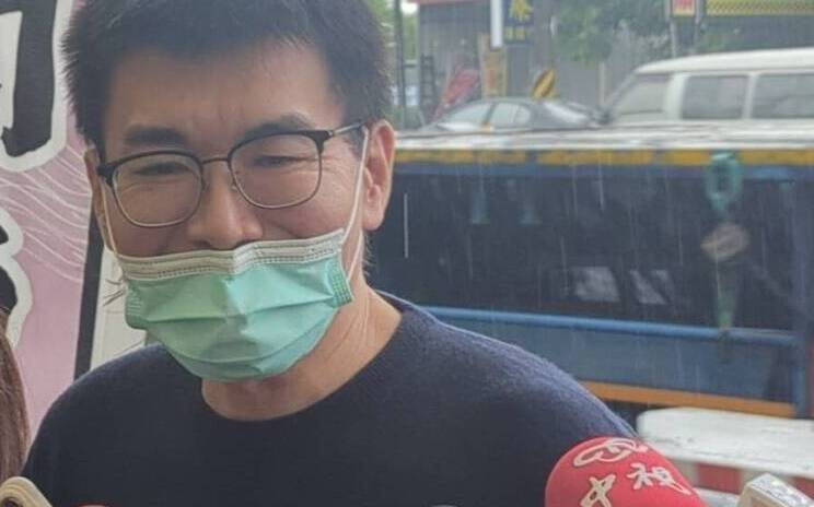 趙建銘坦承追過許芊芊，稱離婚後損失較多並質疑遭逼離