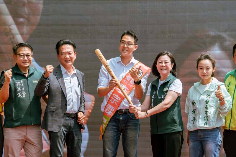 台南東區立委選戰白熱化、屏東民宿違建案與基隆市長選戰攻防、苗栗賄選案頻傳