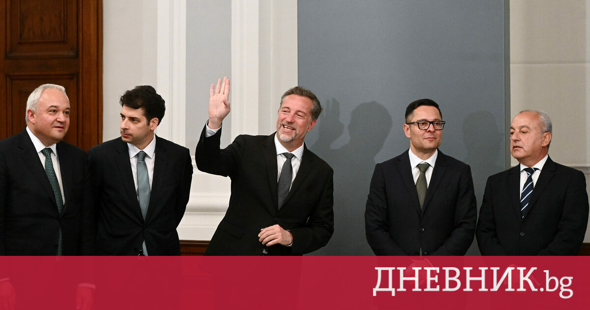 Вицепремиерът Иво Христов и образователният министър влизат в Съвета на настоятелите на БАН