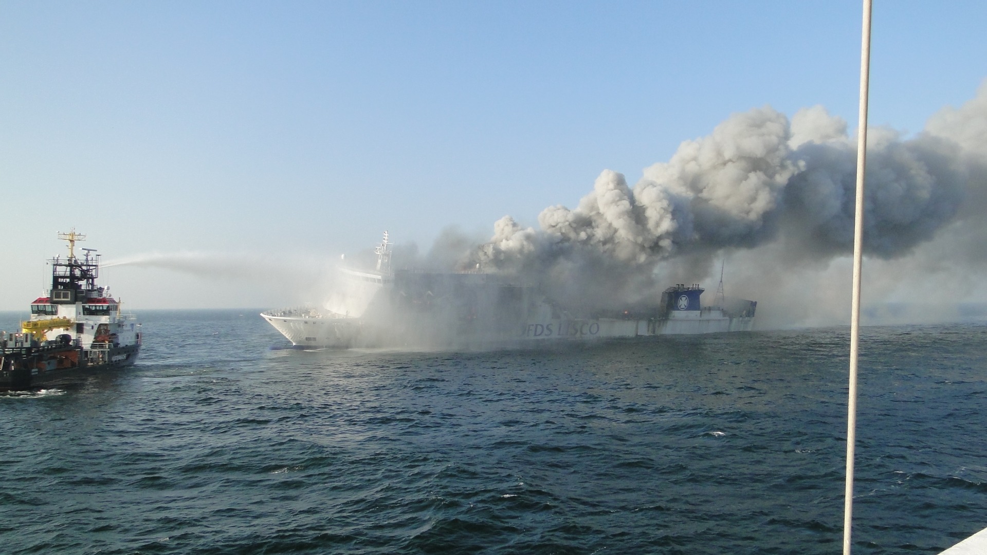 Танкер е поразен в румънски териториални води в Черно море