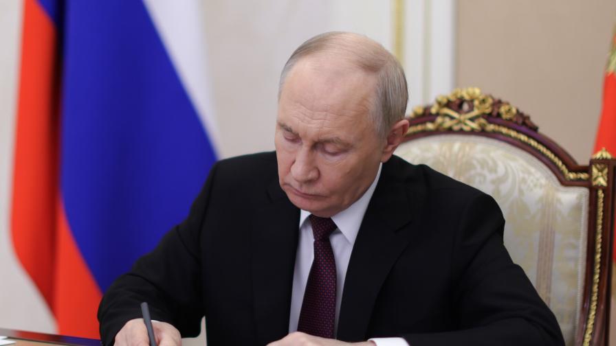 Русия създава "зона за сигурност" в Украйна и изключва преговори за нея