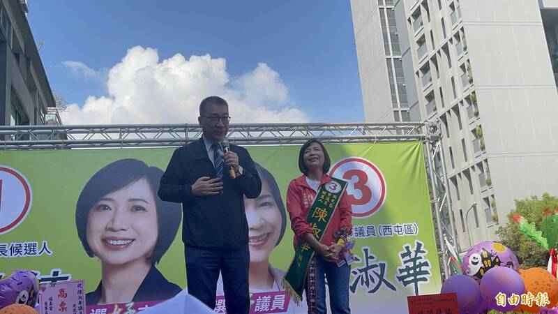 沈伯洋選前再訪台中，助選陳淑華與何欣純