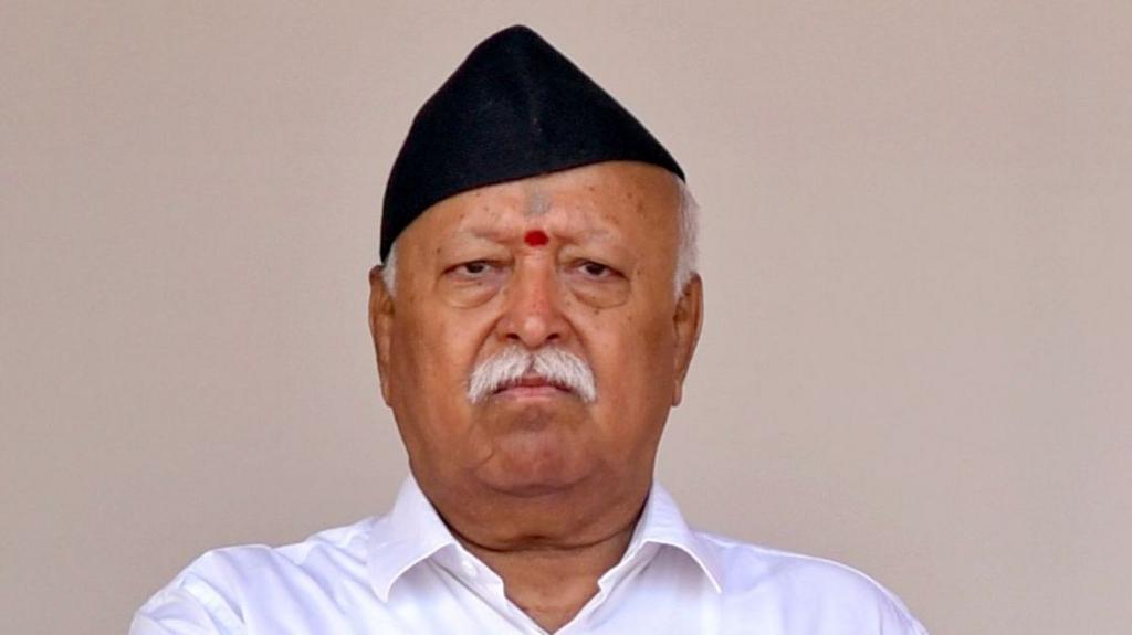 मोहन भागवत ने 'सत्ता परिवर्तन' की कोशिशों को लेकर भारत को आगाह किया, उद्धव ठाकरे ने सरकार बदलने का आह्वान किया