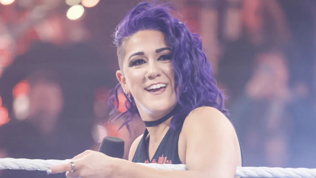 AEW Реагира на Слухове за Bayley Сред Спекулации за Напускане на WWE