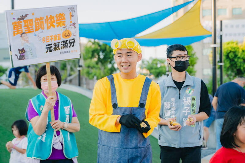 彰化選將變裝拜票、送芭蕉，新北市長候選人尋求樁腳支持，黑澀會成員現況曝光