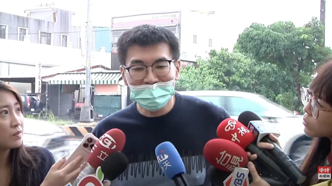 趙建銘自稱「被迫離婚」並承認對許芊芊有好感