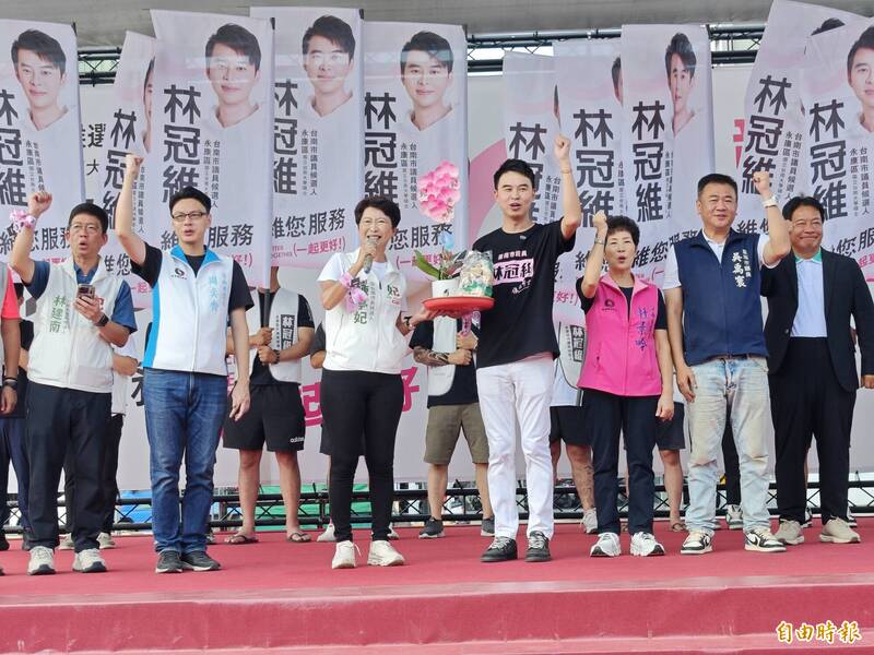 永康無黨籍議員林冠維成立競總，藍綠大咖皆出席；富邦長春公開賽邀球星跨界揮桿