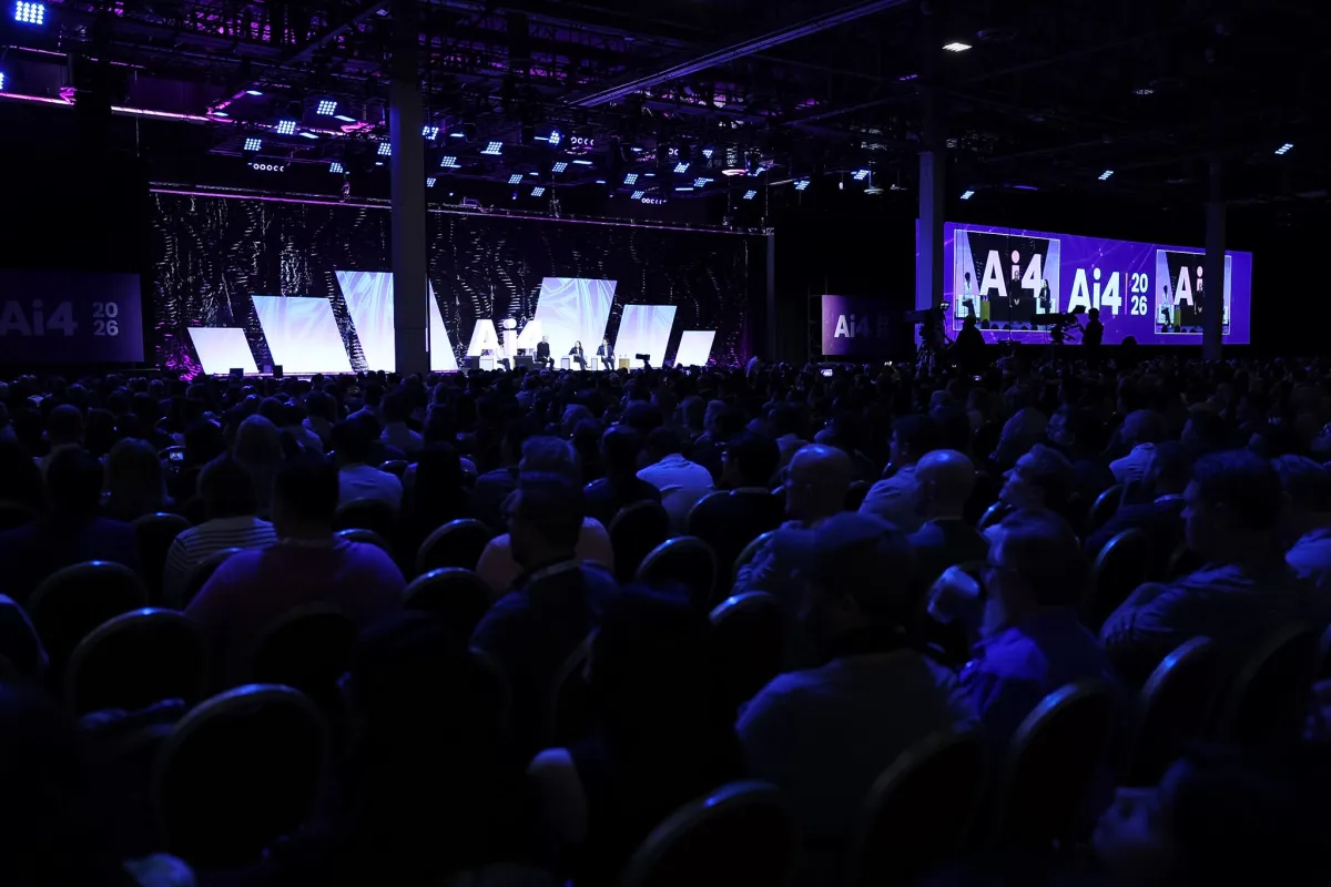 AI Pioneers Debate Regulation and Open Source Access