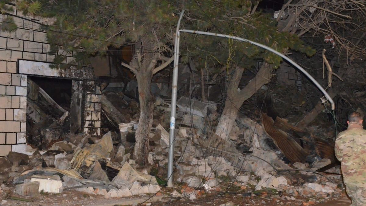 Al menos dos muertos, siete desaparecidos y 59 heridos en explosiones en cuartel militar de Bolivia