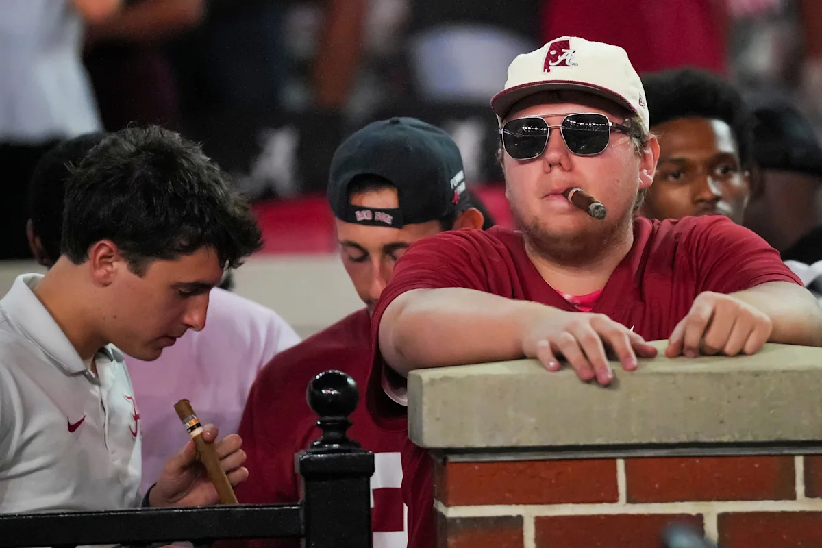 Alabama Football 'Fan Color Schedule' Draws Criticism