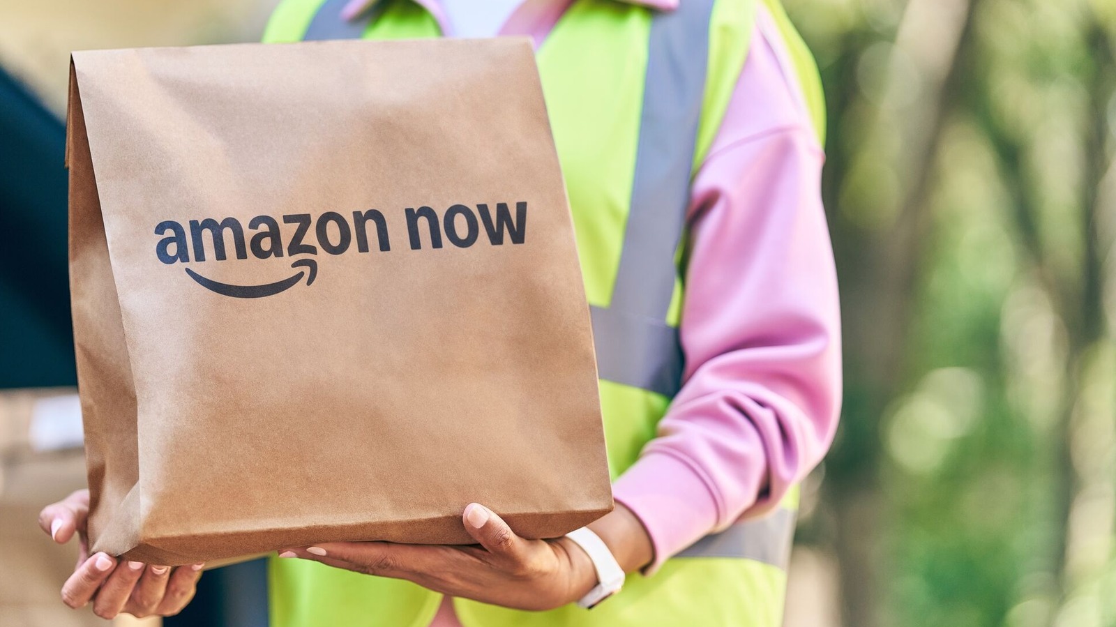Amazon Now разширява 30-минутната доставка до десетки локации в САЩ