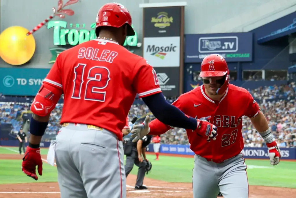 Angels benennen All-Star Soler für Assignment aus, fügen sechs Spieler hinzu