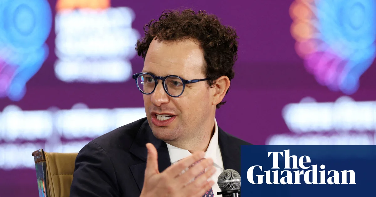 Anthropic CEO Calls for AI Development Slowdown Amid Safety Concerns