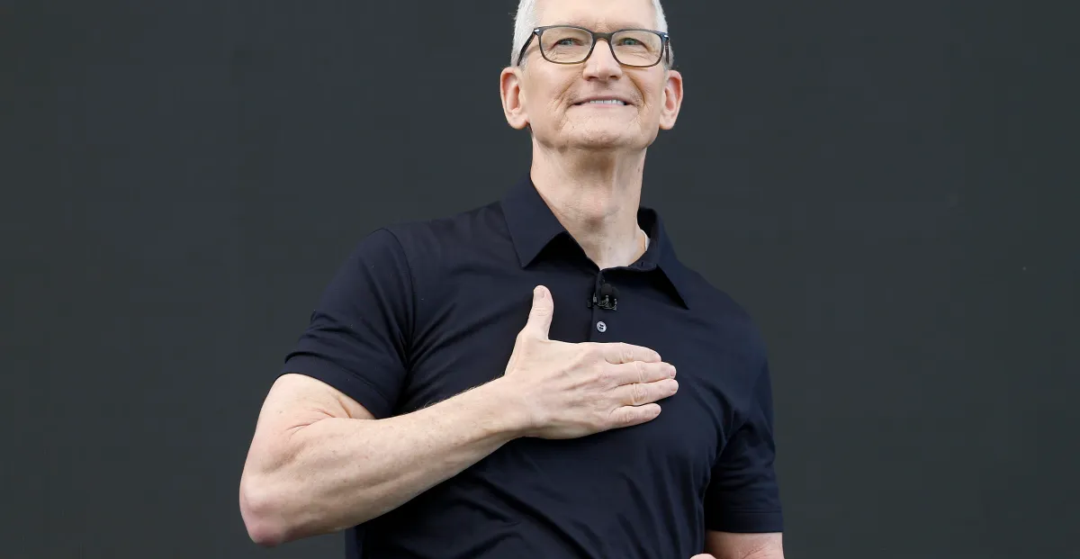 Apple CEO Hints at AI Usage Tier for iCloud Plus