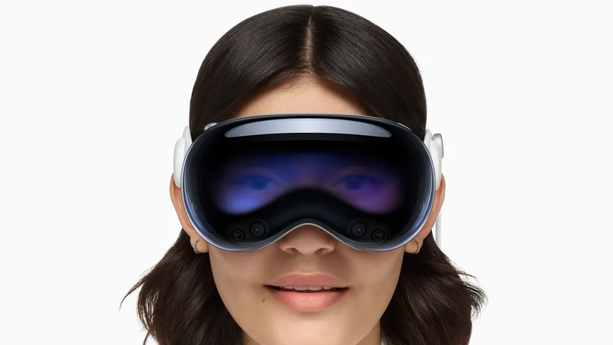 Apple Cuts Hundreds of Jobs in Siri and Vision Pro Divisions