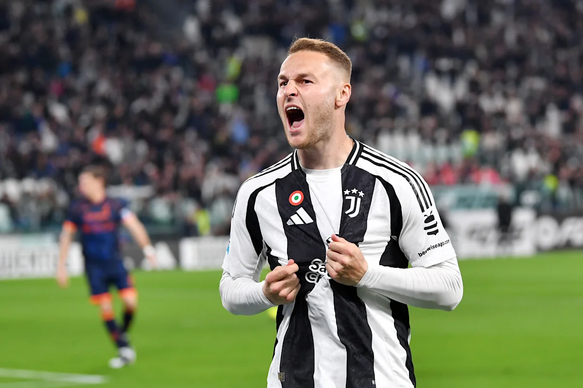 Aston Villa, Man Utd Interested in Juventus Midfielder