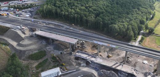 Autobahnbrücke Ottfingen: Sprengung erst im zweiten Versuch erfolgreich