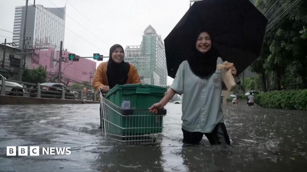 Bangkok Declares Disaster as Flooding Impacts All Districts