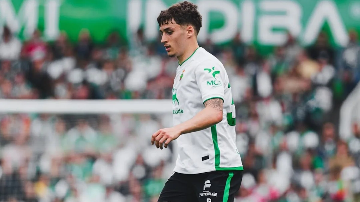 Barcelona Limited to €6M Bid for Spanish Left-Back