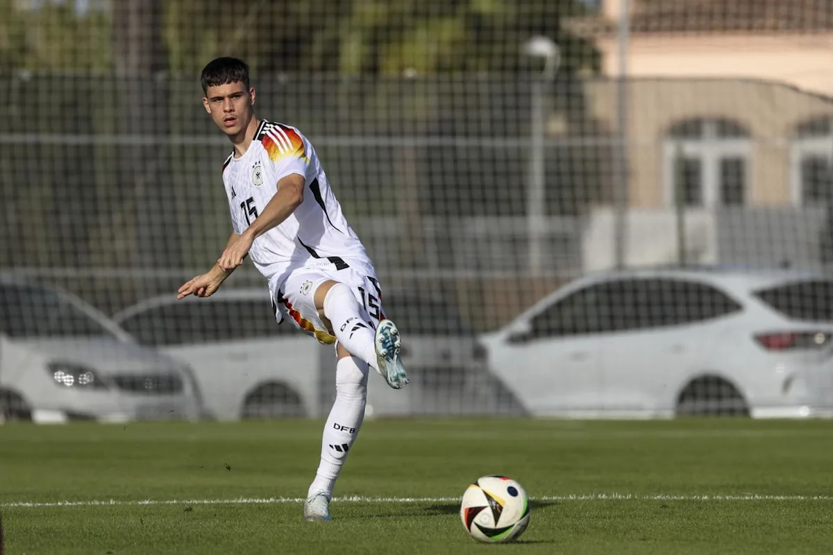 Bayer Leverkusen Signs Germany U19 Right-Back Luca Erlein