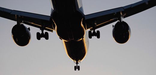 Beinahe-Katastrophe am Flughafen München: Vietnam Airlines Flug mit offenem Ausgang