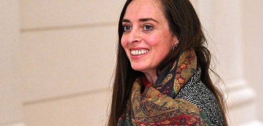Berliner Linke nimmt umstrittene Abgeordnete auf, Koalitionsgespräche unterbrochen