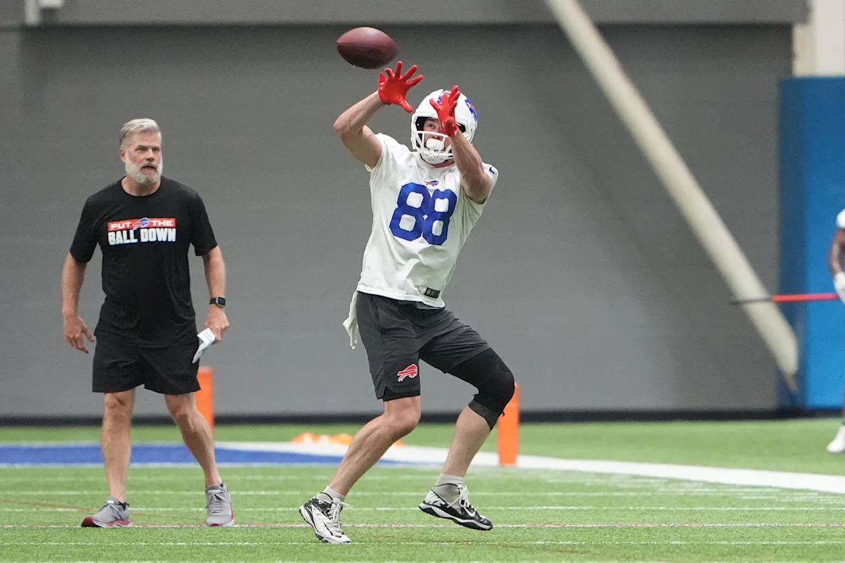 Bills Retain Tight End Dawson Knox on Renegotiated Deal