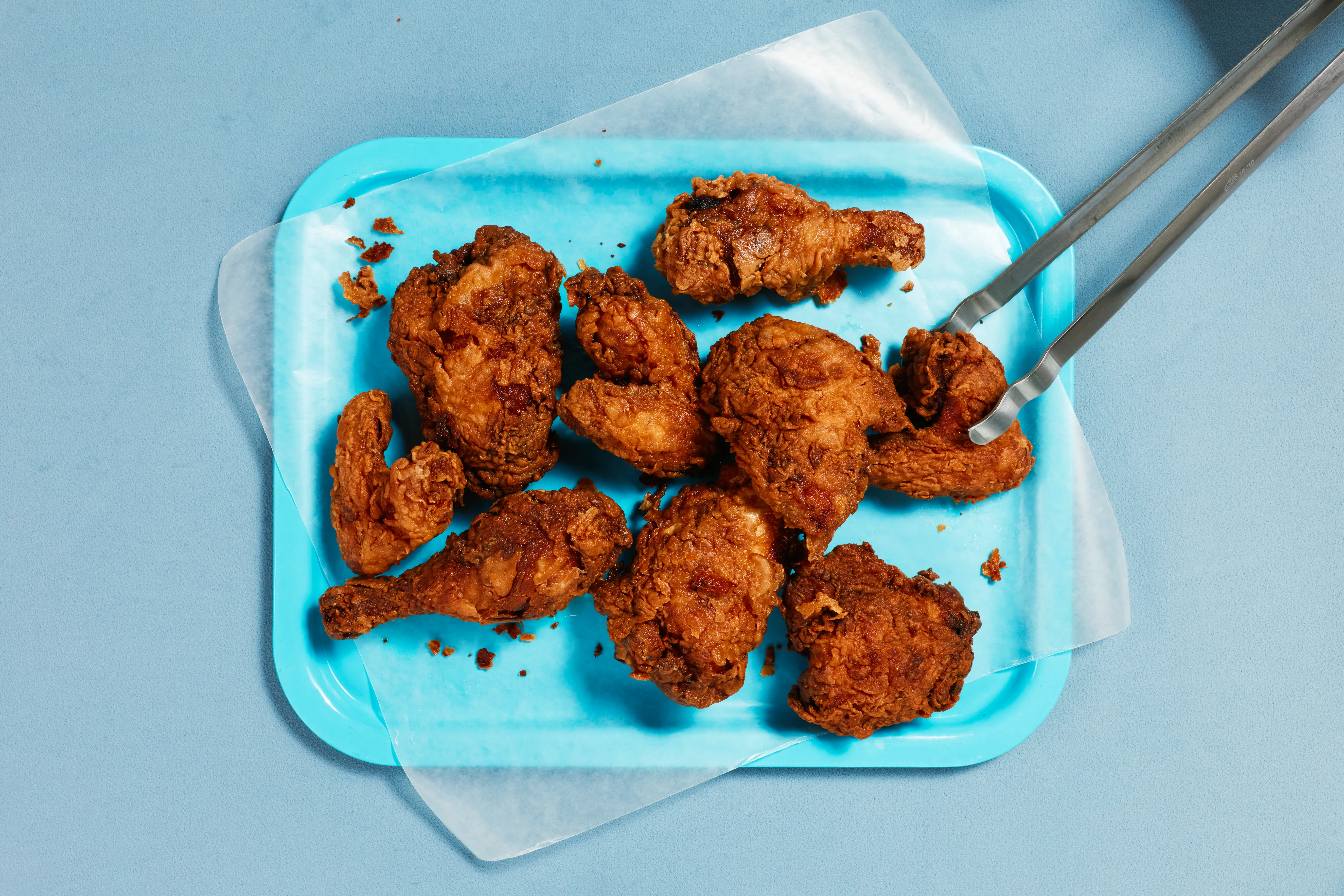 Bon Appétit 强调干香料腌制以制作美味炸鸡