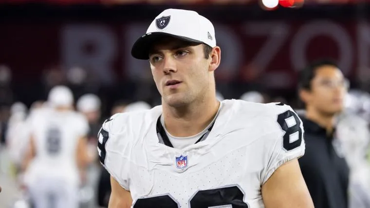 Brock Bowers Projected to Achieve Unique Tight End Milestone