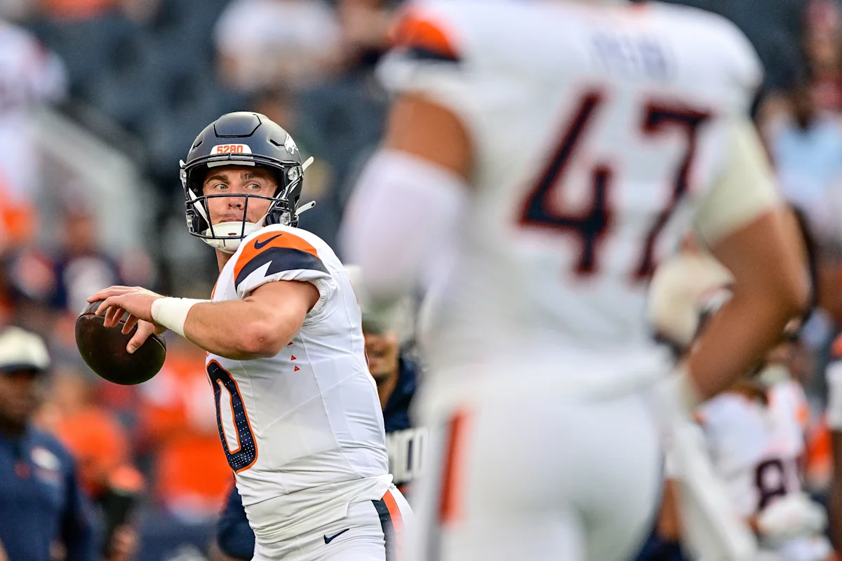 El quarterback de los Broncos, Bo Nix, hace su debut en la pretemporada después de una cirugía de tobillo