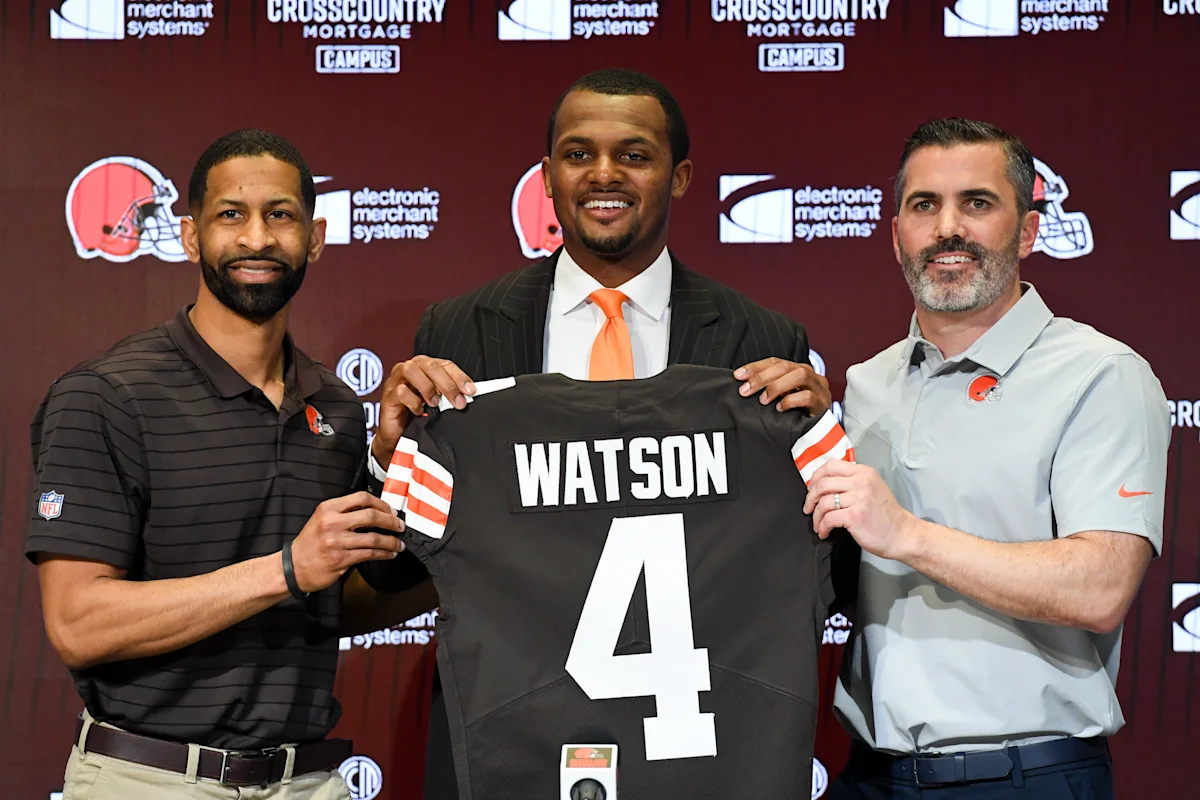 Browns könnten Deshaun Watson entlassen, sehen sich Gehaltsobergrenzen-Problemen gegenüber