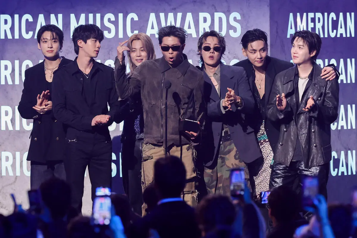BTS Wins Artist of the Year at American Music Awards
