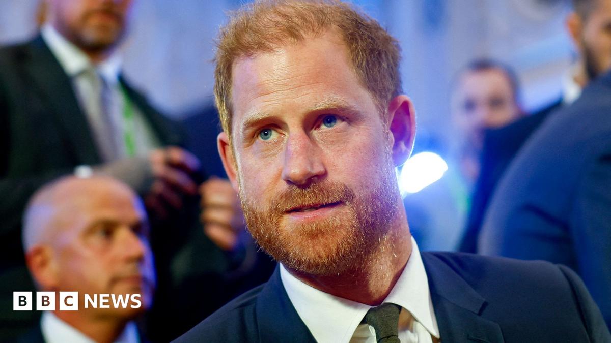 Buckingham Palace Says Prince Harry Will Not Stay There Despite Prior Announcement