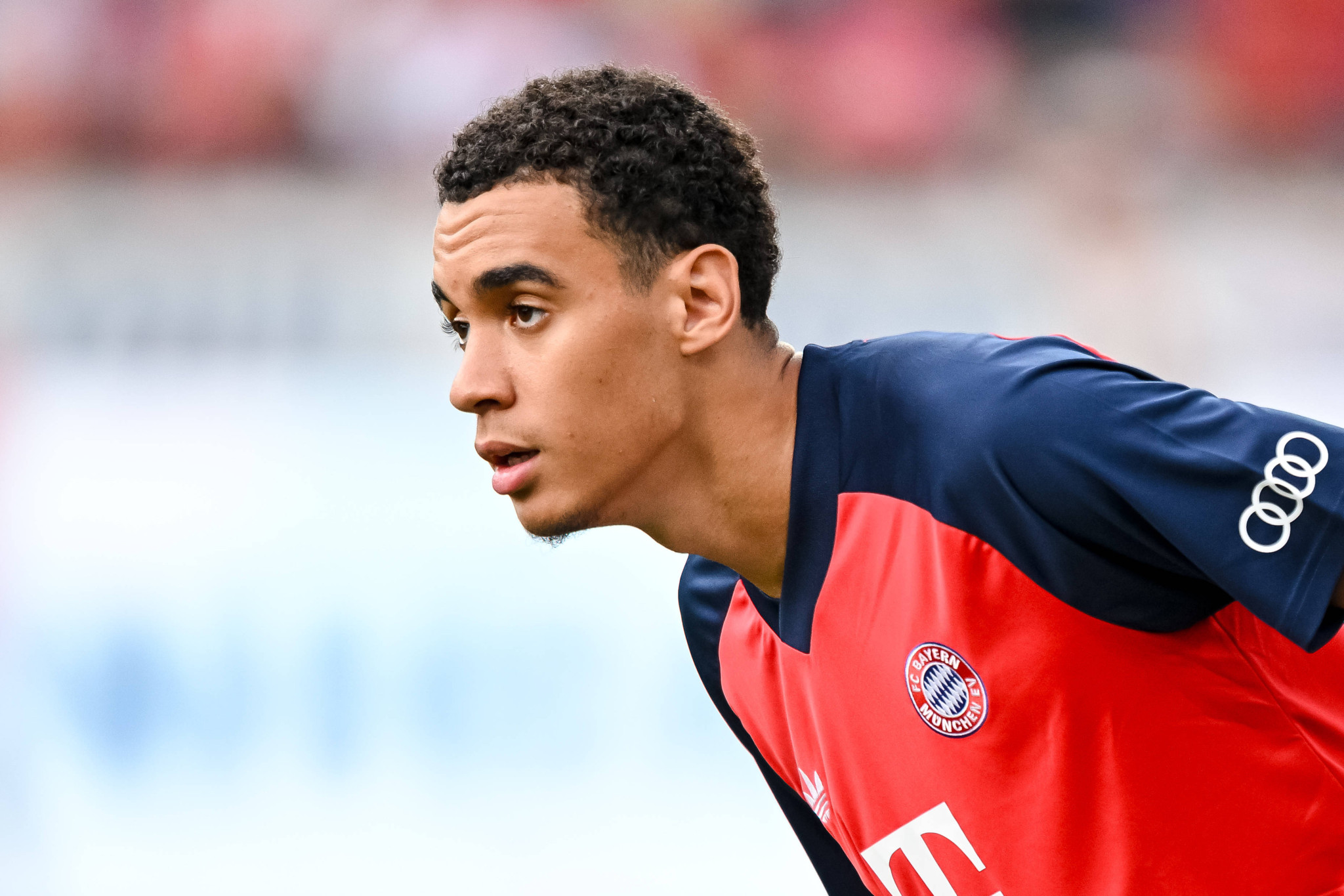 Bundesliga-Saisonbeginn: Bayerns Dominanz, Schweizer Spieler und neue Talente